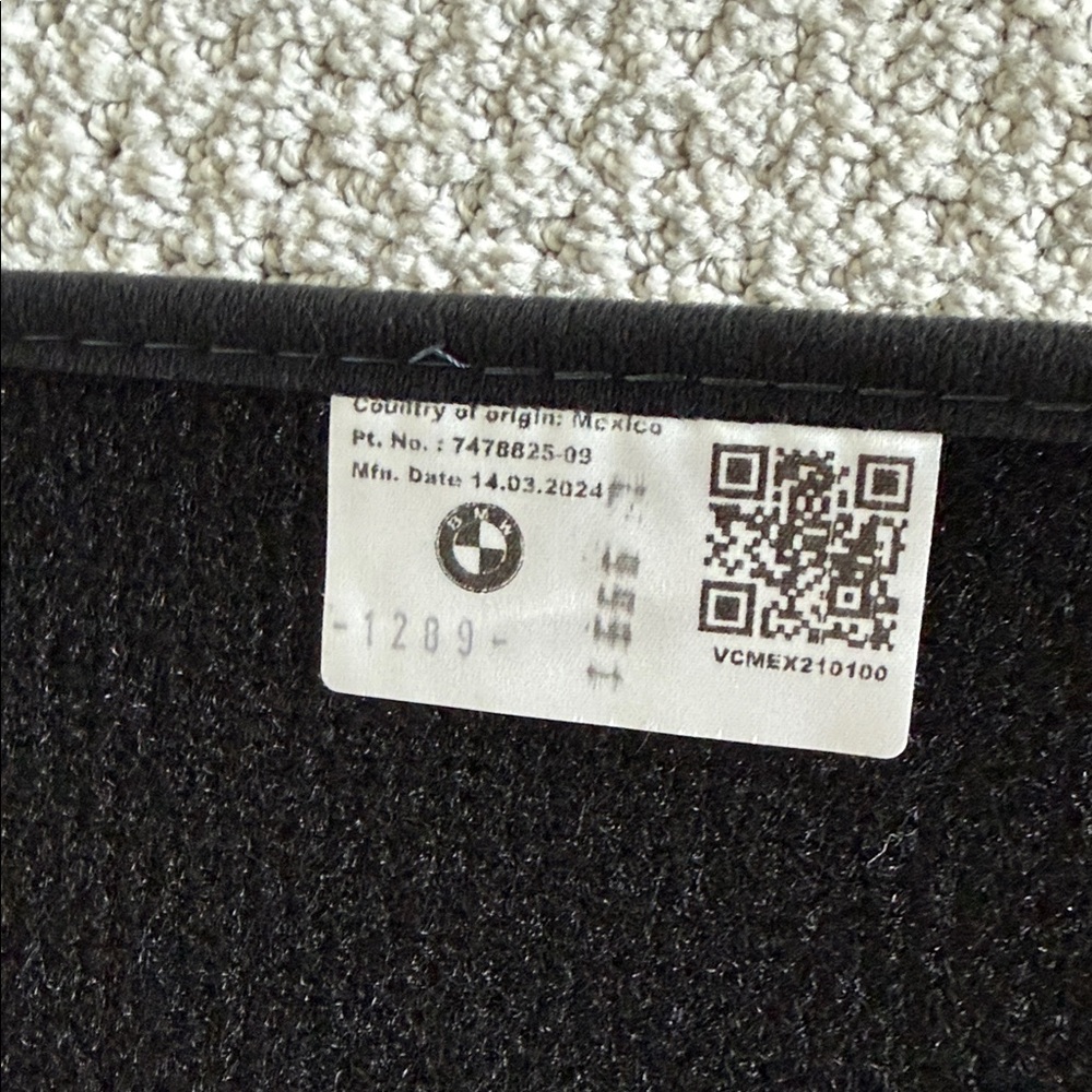 2025 BMW X5 Floor Mats Set - Picture 2 of 5